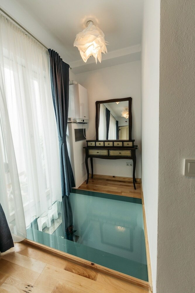 Yellowboot Aparthotel