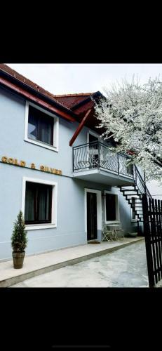 For You Apartments Gold & Silver