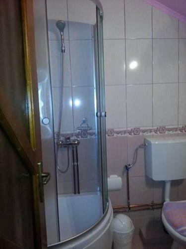 Hostal Pensiune La Becu