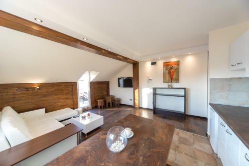 New And Nice Apartments