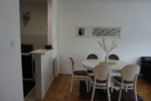 New Cozy Modern Apartment