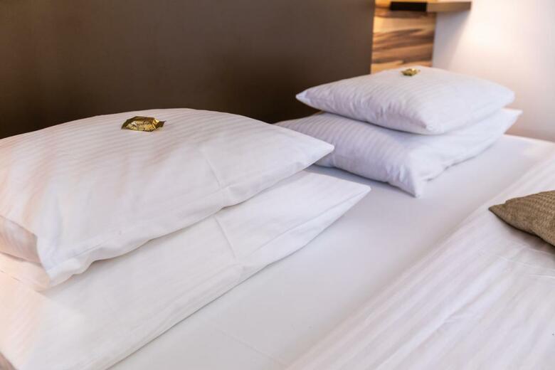 Hotel Royal Crown Garni