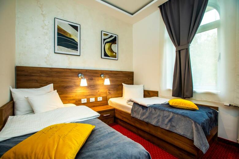 Hotel Royal Crown Garni