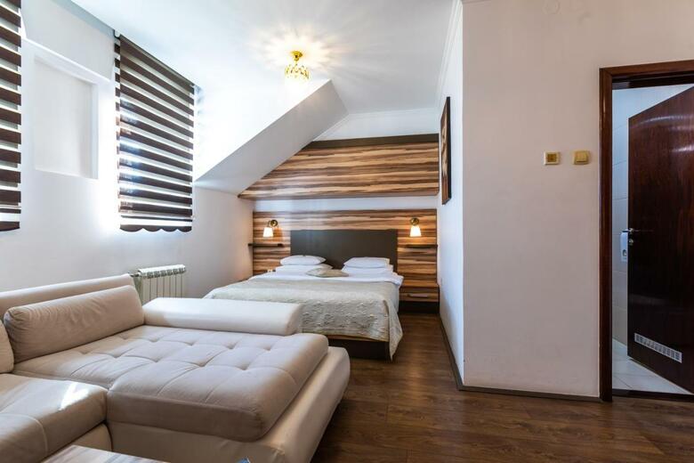 Hotel Royal Crown Garni