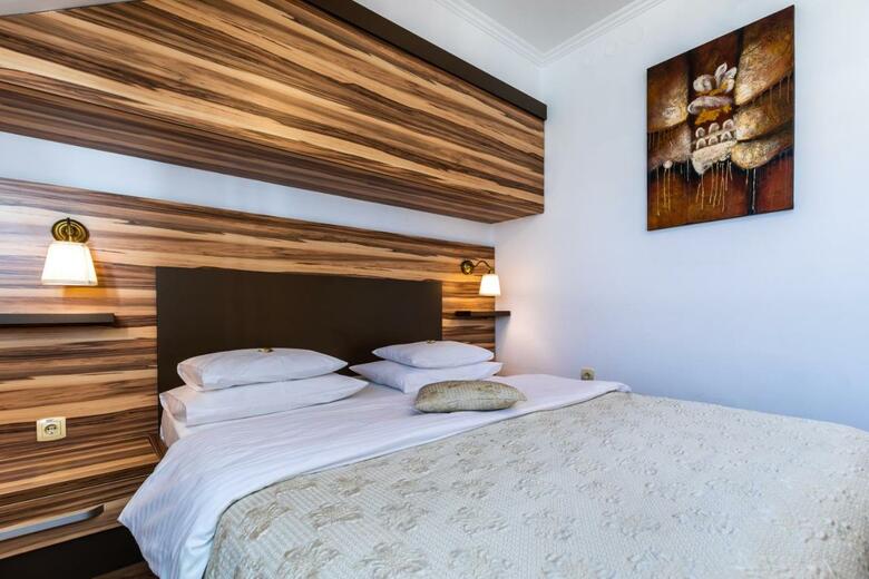 Hotel Royal Crown Garni