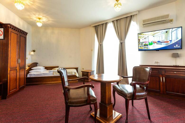 Hotel Royal Crown Garni
