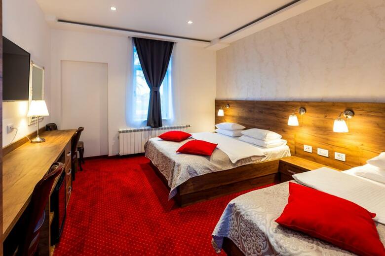 Hotel Royal Crown Garni