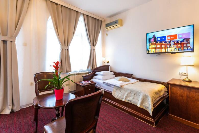 Hotel Royal Crown Garni