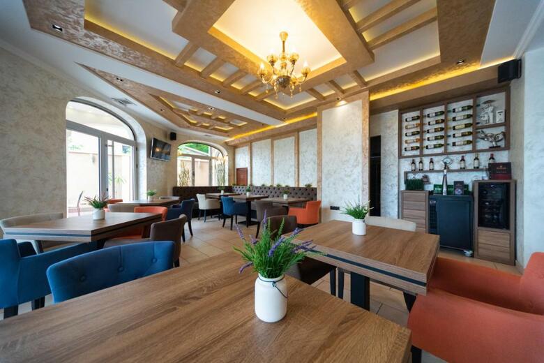 Hotel Royal Crown Garni
