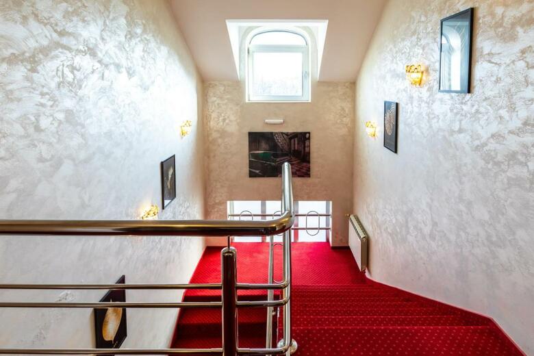 Hotel Royal Crown Garni