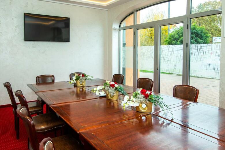 Hotel Royal Crown Garni