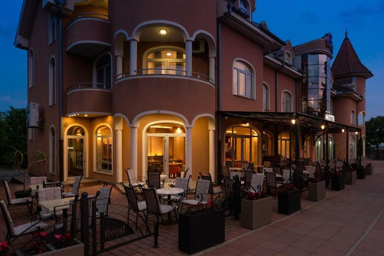 Hotel Royal Crown Garni