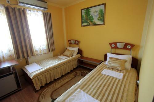Hostal Villa Atina