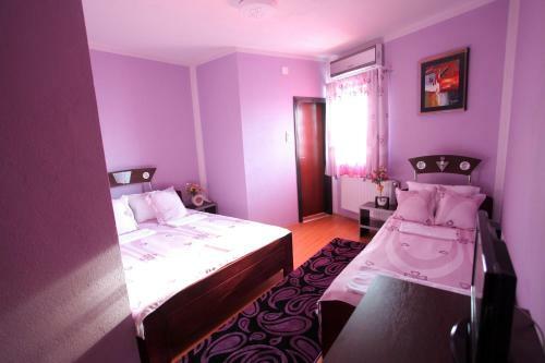 Hostal Villa Atina