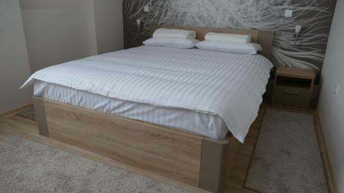 B&B Wood