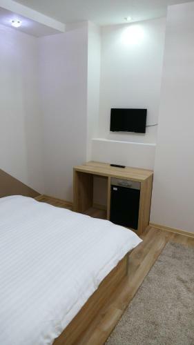 B&B Wood