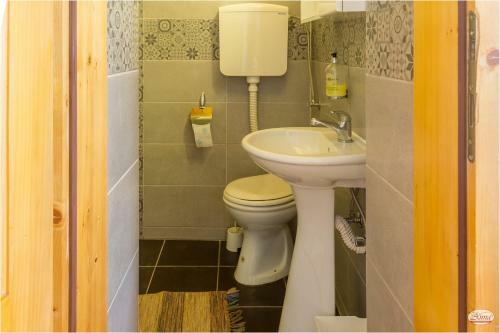 Hostal Ana Guesthouse