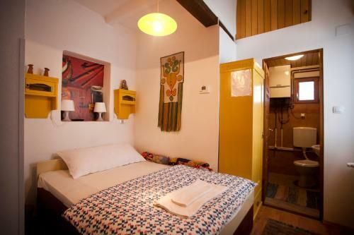 Hostal Ana Guesthouse