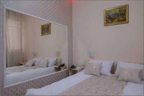 Hostal Olympic Residence Hotel