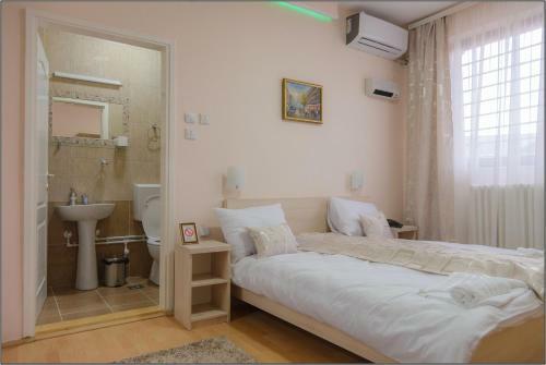 Hostal Olympic Residence Hotel