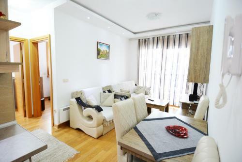 Jolly Apartments