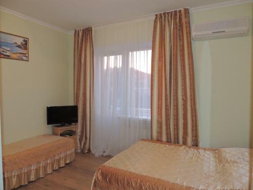 Hostal Briz Guest House