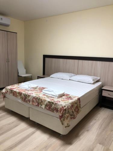 Hostal Briz Guest House