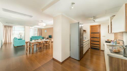Golden Bay Premium Apart-hotel