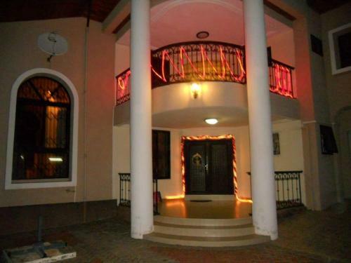 Hostal Kalis Lodge Guesthouse