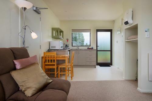 Longbourne Lodge Motel