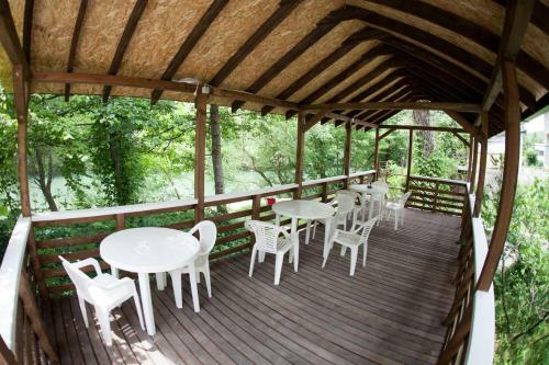 Hostal Edem U Reki Guest House