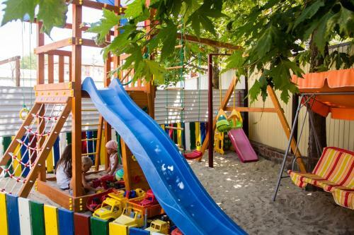 Hostal Guesthouse Veseliy Rapan