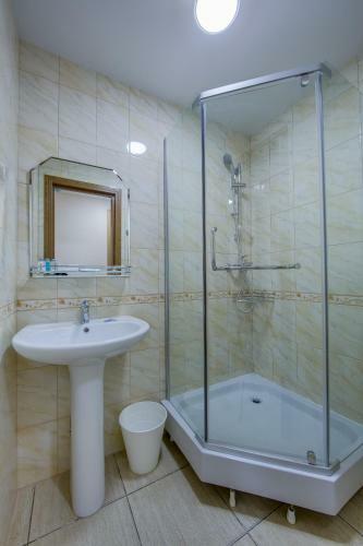 Leto Hostel