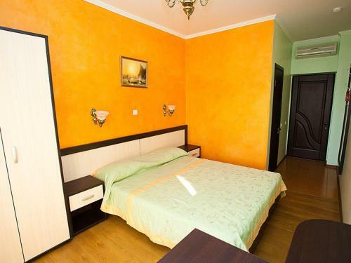 Hostal Yunona Guest House
