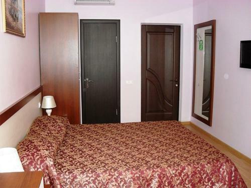 Hostal Yunona Guest House