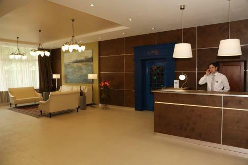 Dis Hotel
