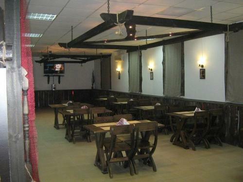 Shri Lanka Hotel