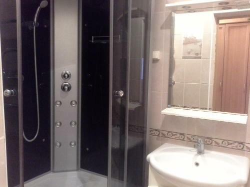 Apartment Rossiyskaya 2a