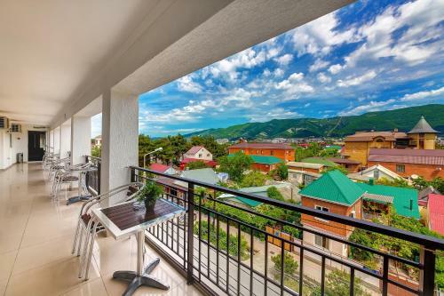 Azaria Hotel