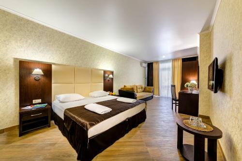 Azaria Hotel