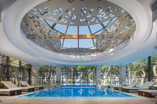 Primorie Grand Resort Hotel