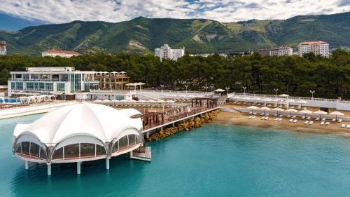 Primorie Grand Resort Hotel