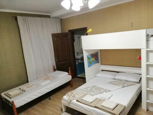 Hostal Guest House Semeinyi