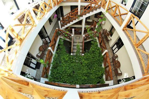 Hostal Lakoniya Guest House