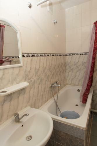 Hostal Gostevoi Dom Na Tonkom Mysy