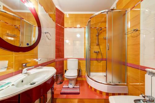 Hostal Ellina Guest House