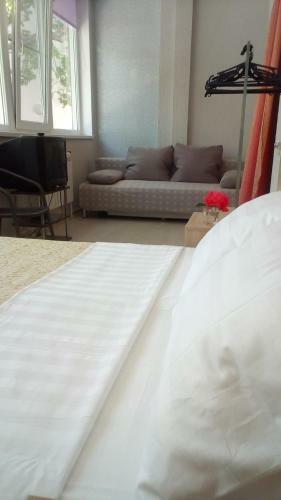 Hostal Guesthouse Garmonia