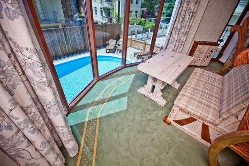 Zhar-ptitsa Hotel