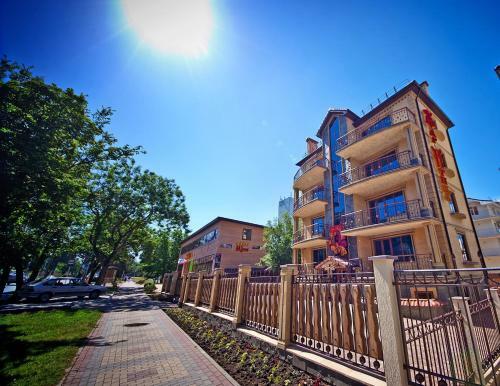 Zhar-ptitsa Hotel