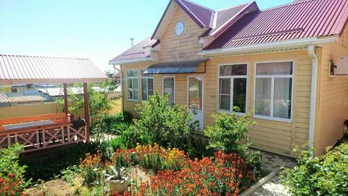 Hostal Jardine Guest House